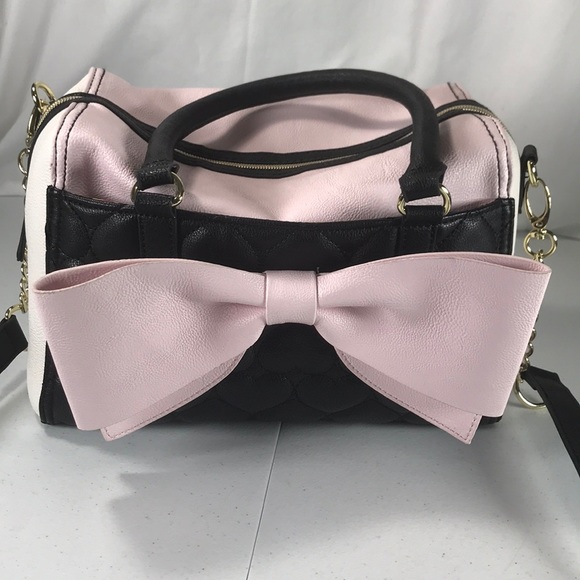 Betsey Johnson Handbags - Betsy Johnson bow & hearts handbag
